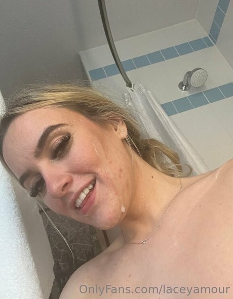 Lacey Amour