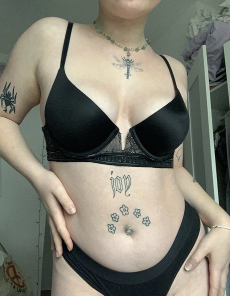Photo nue de fuite OnlyFans de Ezra Butler
