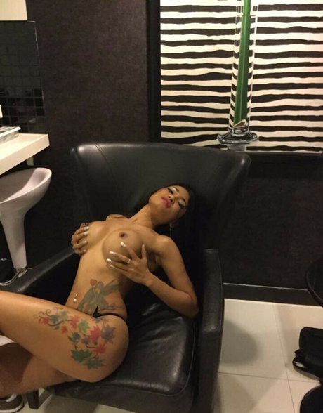 Photo nue de fuite OnlyFans de Nanlisa Xxx