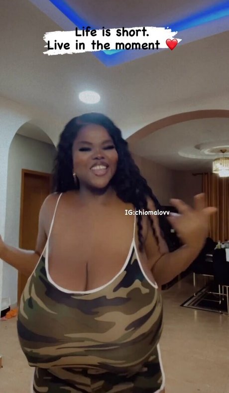 Photo nue de fuite OnlyFans de Chioma Lovv