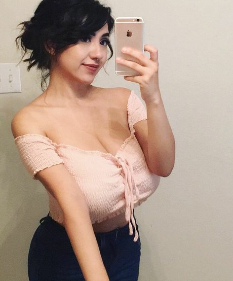 Photo nue de fuite OnlyFans de Alexandra Nicole