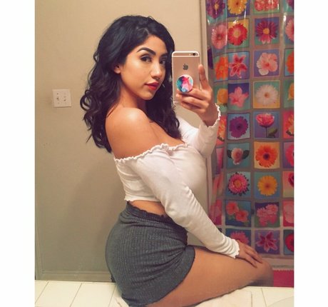 Alexandra Nicole