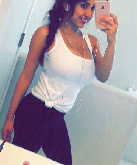 Alexandra Nicole