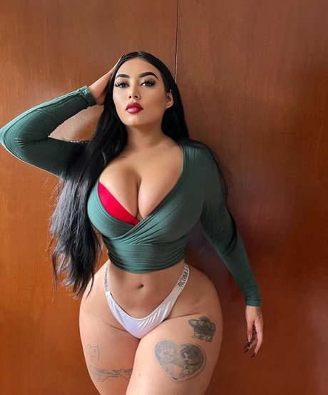Photo nue de fuite OnlyFans de Michbaezoficial