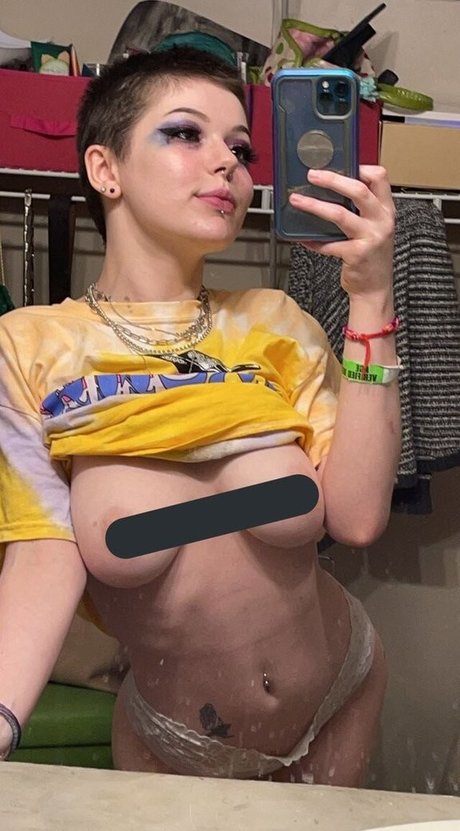 Photo nue de fuite OnlyFans de Liluthivert