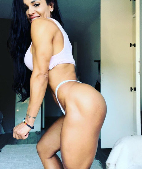 Liliana Velez Marin