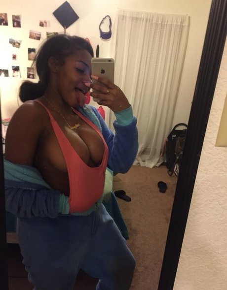 Og Leah Swanky
