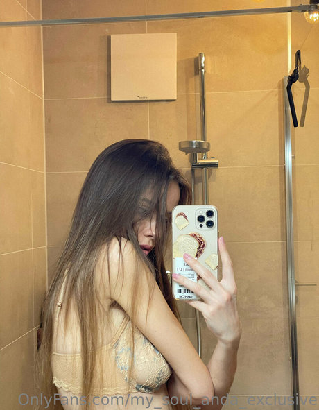 Photo nue de fuite OnlyFans de Mysoulandaexclusive