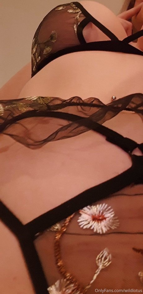 Photo nue de fuite OnlyFans de Wildlotus