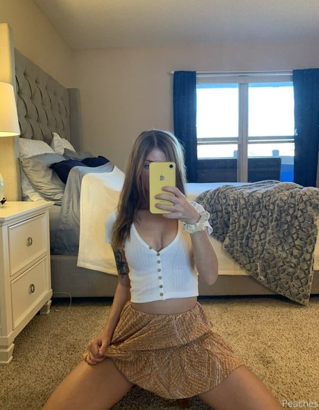 Photo nue de fuite OnlyFans de Cremedelapeachh