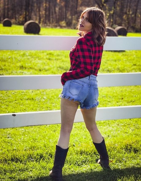 Country Christina