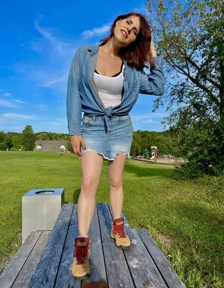 Country Christina