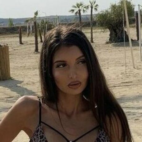 Photo nue de fuite OnlyFans de Adriannalinnaa