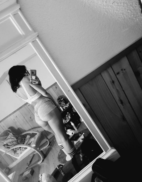 Photo nue de fuite OnlyFans de Yannababe29