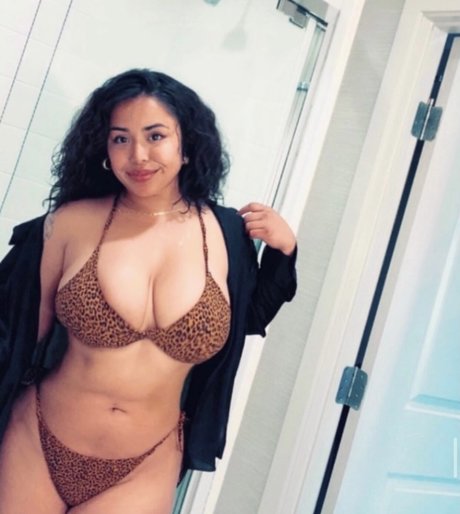 Photo nue de fuite OnlyFans de Saraiiifon777