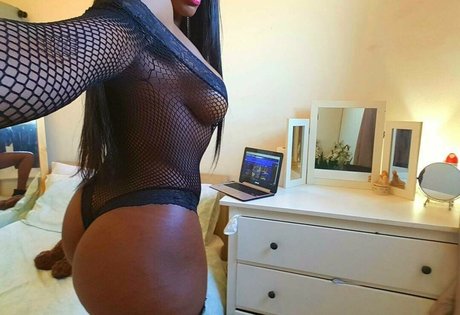 Photo nue de fuite OnlyFans de Valeria Beyonce