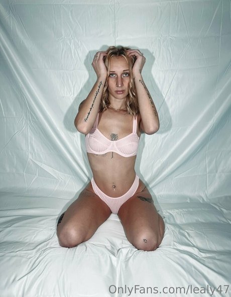 Photo nue de fuite OnlyFans de Lealy47