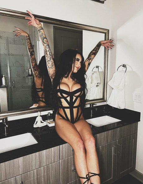 Photo nue de fuite OnlyFans de Lindsay Laurent
