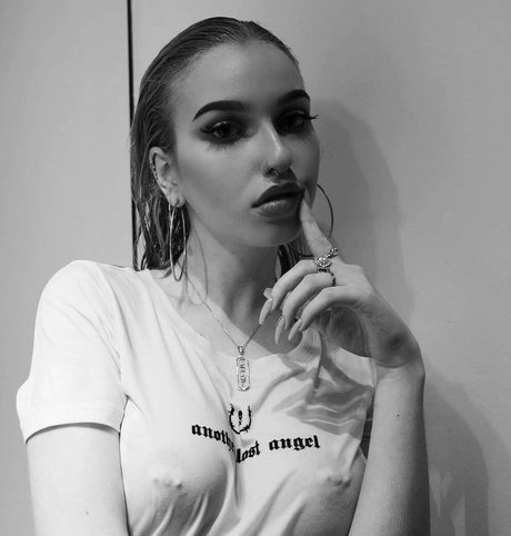 Photo nue de fuite OnlyFans de Lilsauvage