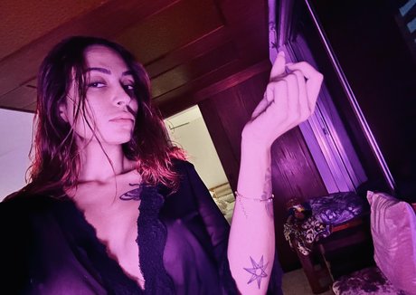 Photo nue de fuite OnlyFans de Queenred5