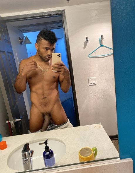 Photo nue de fuite OnlyFans de Yourboyfcisco