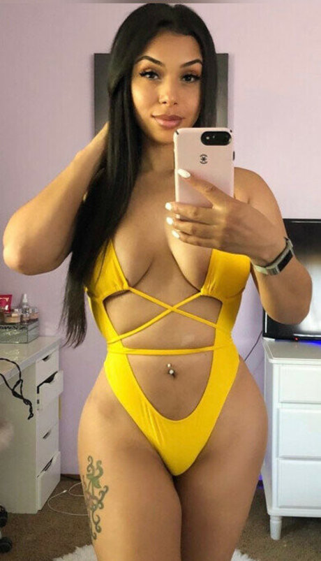 Photo nue de fuite OnlyFans de Hellomissbianca