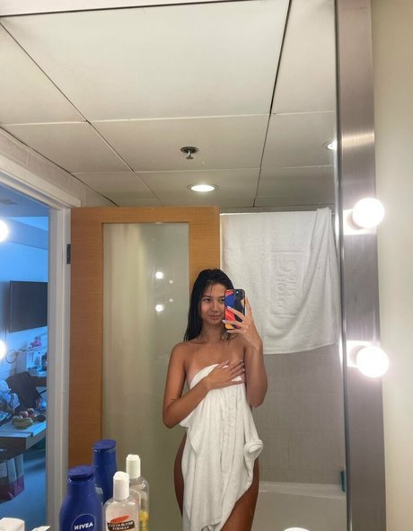 Photo nue de fuite OnlyFans de Angelinooor