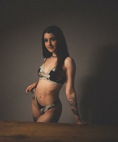 Photo nue de fuite OnlyFans de Lunathefairyy