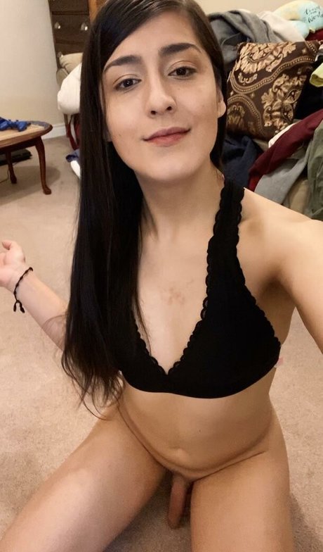 Photo nue de fuite OnlyFans de Ellaisakittycat