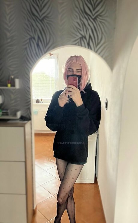 Photo nue de fuite OnlyFans de Narreku