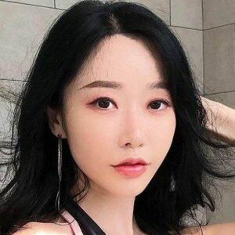 Photo nue de fuite OnlyFans de Jeong Woo Joo