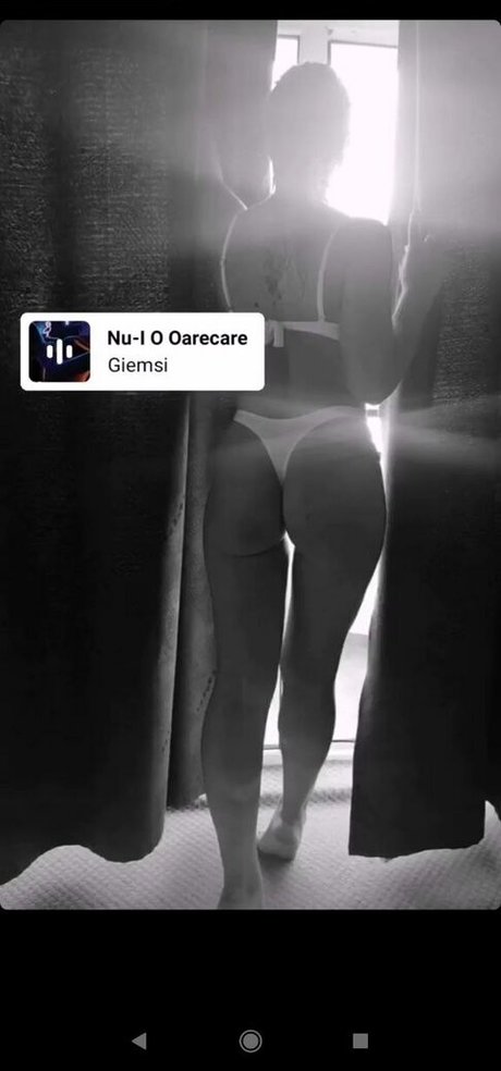 Photo nue de fuite OnlyFans de Cristinutza18