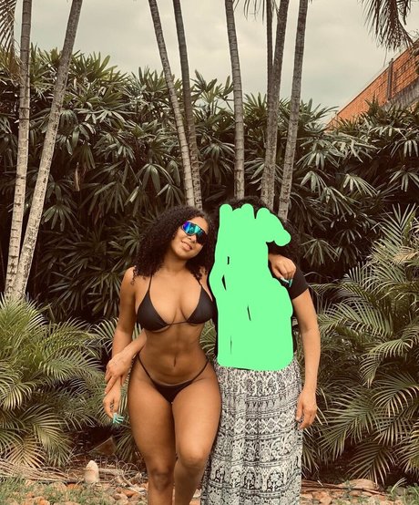 Photo nue de fuite OnlyFans de Vitoria Oliveira