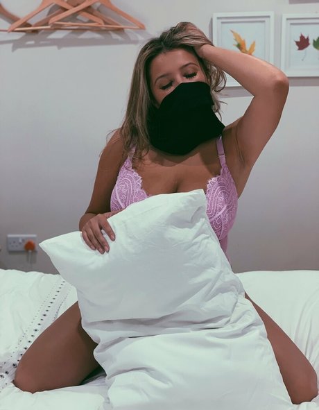 Photo nue de fuite OnlyFans de Zara Zahir