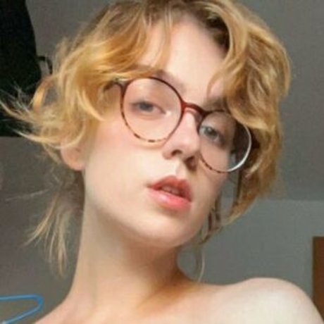 Photo nue de fuite OnlyFans de Cora Rossi