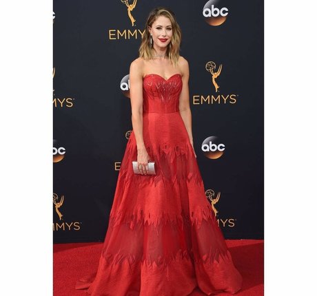 Amanda Crew