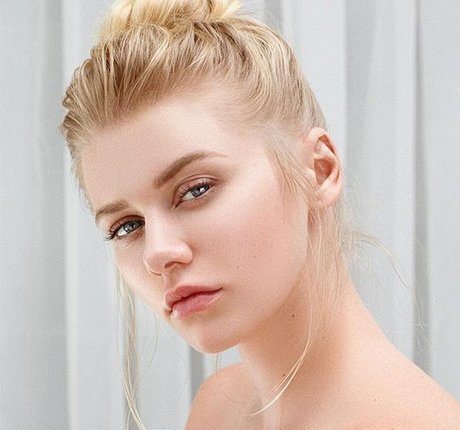 Alena Savostikova