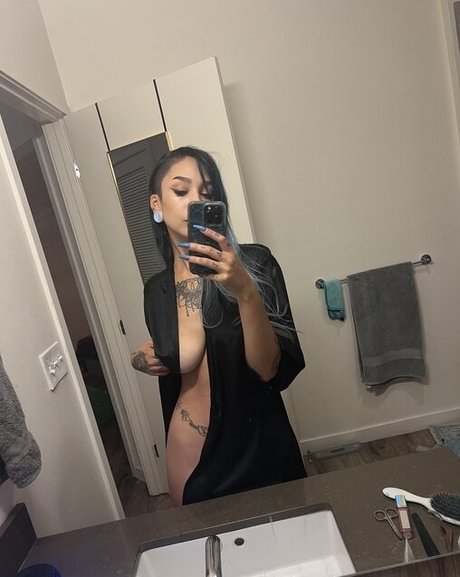 Photo nue de fuite OnlyFans de Fawnie