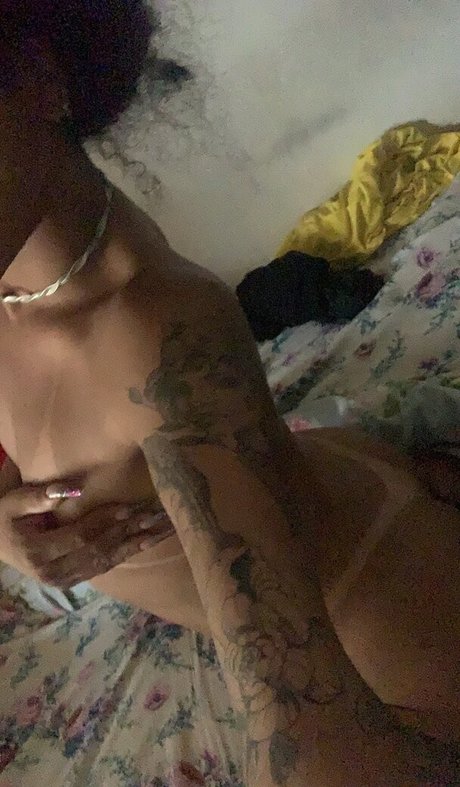 Photo nue de fuite OnlyFans de Carla Amaral