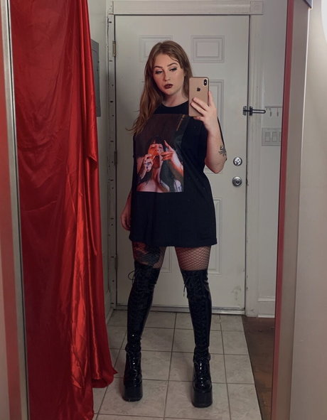 Ava Adore