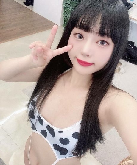 Photo nue de fuite OnlyFans de Song Mina