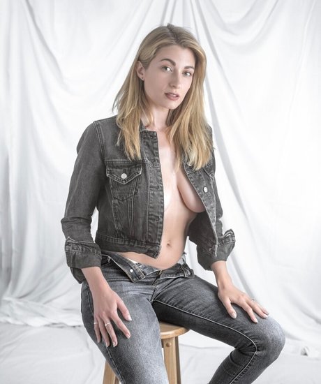Photo nue de fuite OnlyFans de Kes Neale