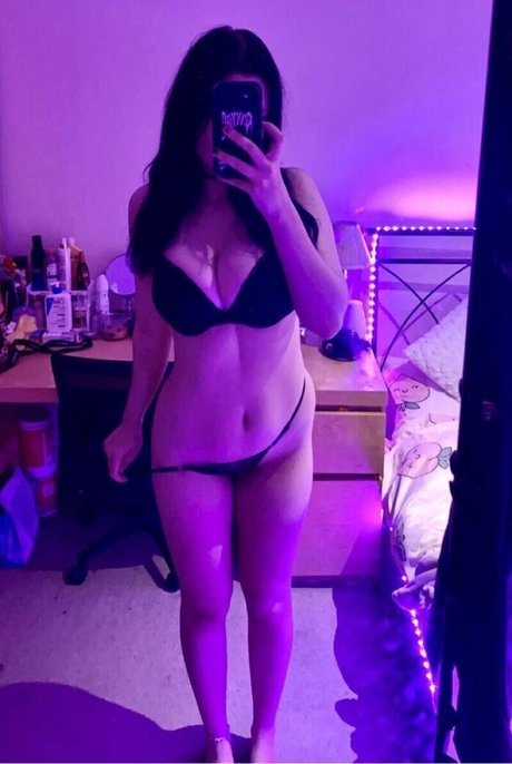 Photo nue de fuite OnlyFans de Sashadreamofficial