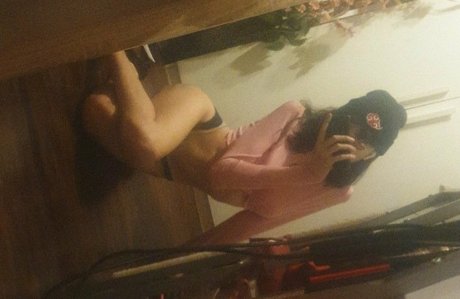 Photo nue de fuite OnlyFans de Niki Zmf