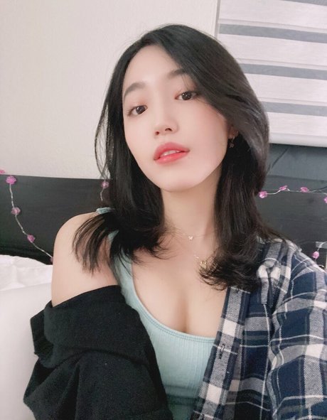 Photo nue de fuite OnlyFans de Yoojin