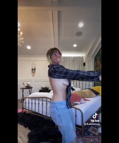 Photo nue de fuite OnlyFans de Gabbie Hanna