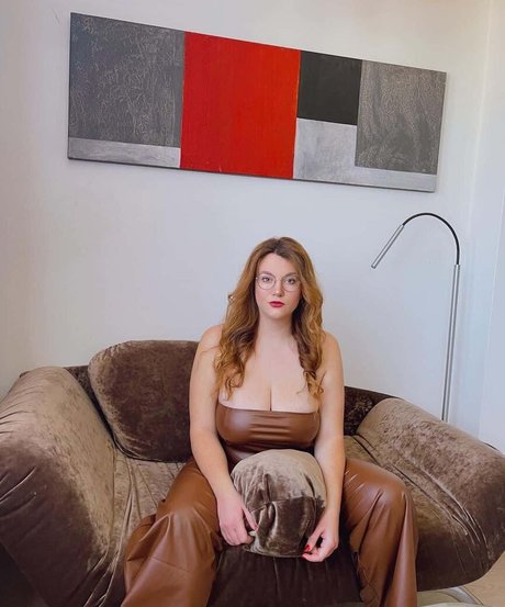 Carmen Curvy