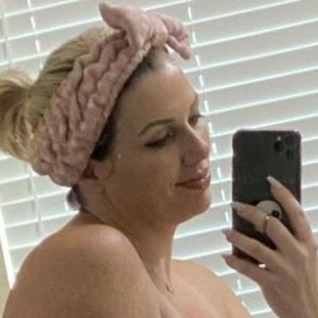 Photo nue de fuite OnlyFans de Withstandtheweight
