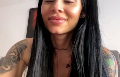 Lara Henao