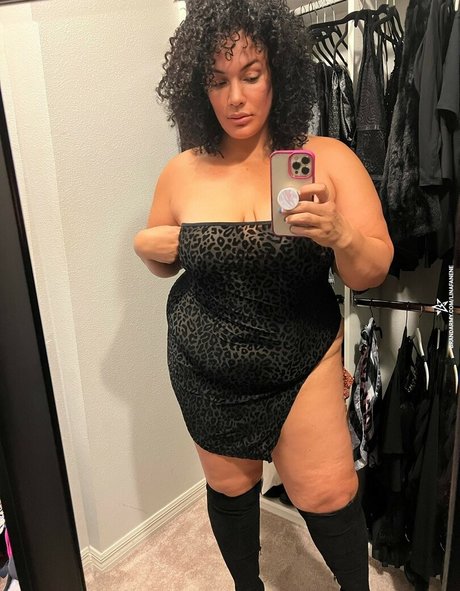 Photo nue de fuite OnlyFans de Nia Jaxlina Fanene